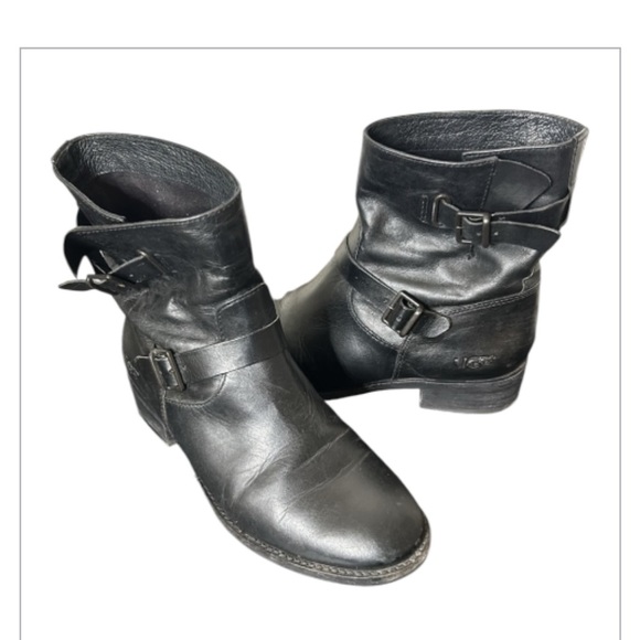 UGG Fletcher Black Leather Water-resistant Buckle Ankle Boots Women size 7 - Picture 1 of 16